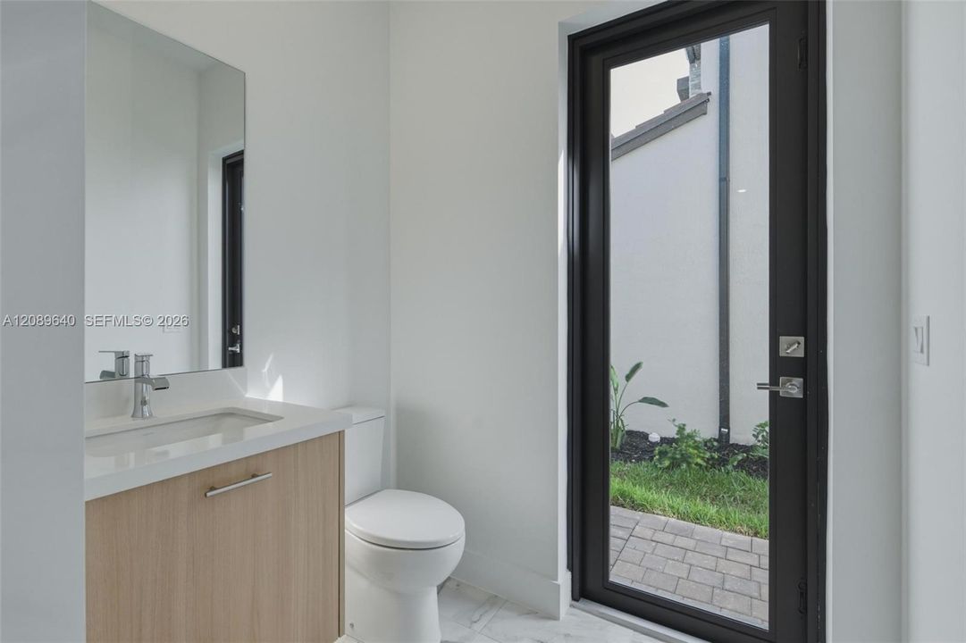 For Rent: $10,000 (5 beds, 5 baths, 5377 Square Feet)