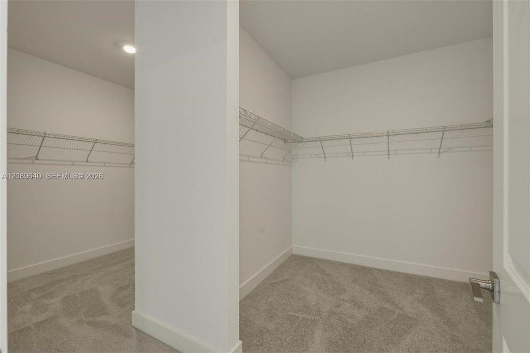 For Rent: $10,000 (5 beds, 5 baths, 5377 Square Feet)