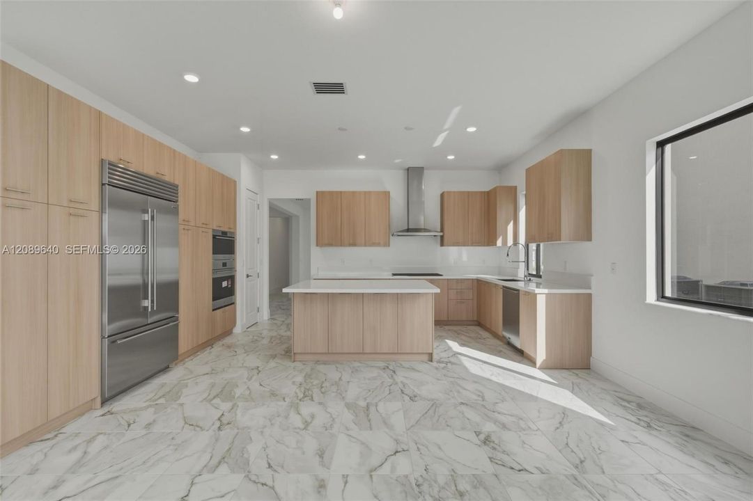 For Rent: $10,000 (5 beds, 5 baths, 5377 Square Feet)