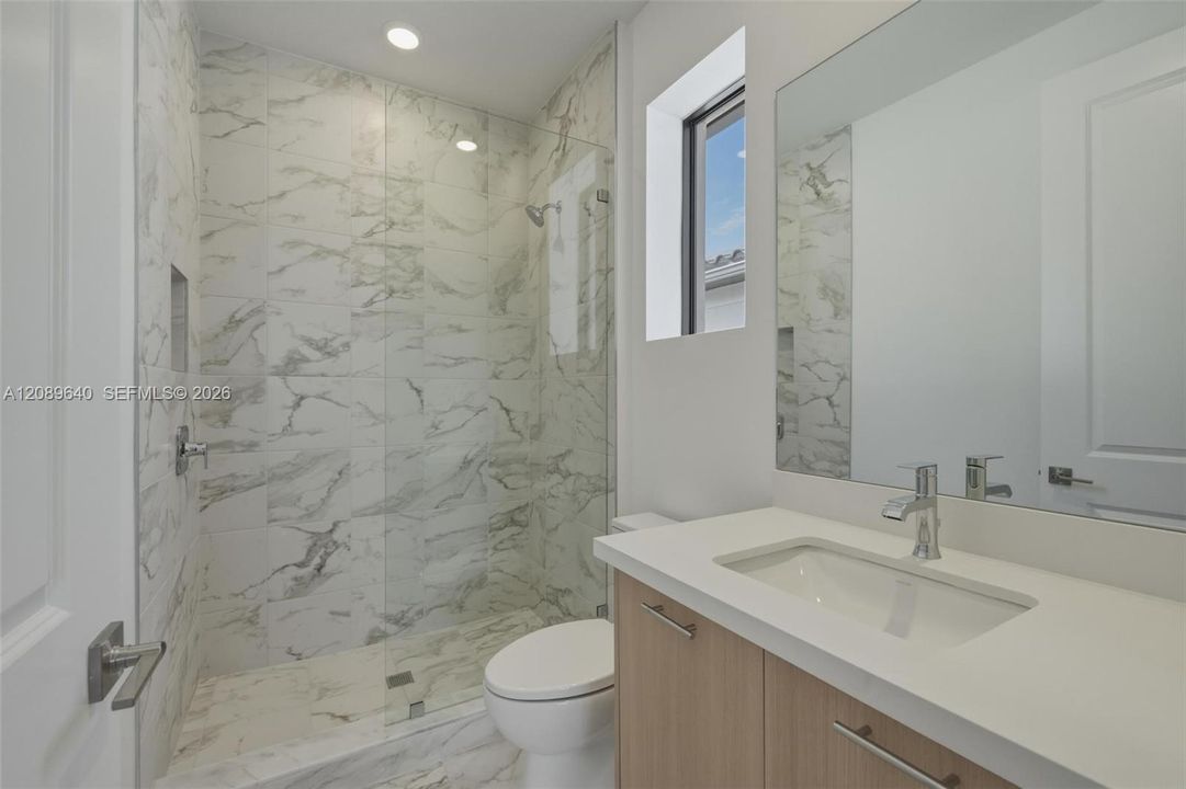 For Rent: $10,000 (5 beds, 5 baths, 5377 Square Feet)