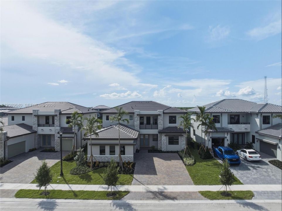 For Rent: $10,000 (5 beds, 5 baths, 5377 Square Feet)