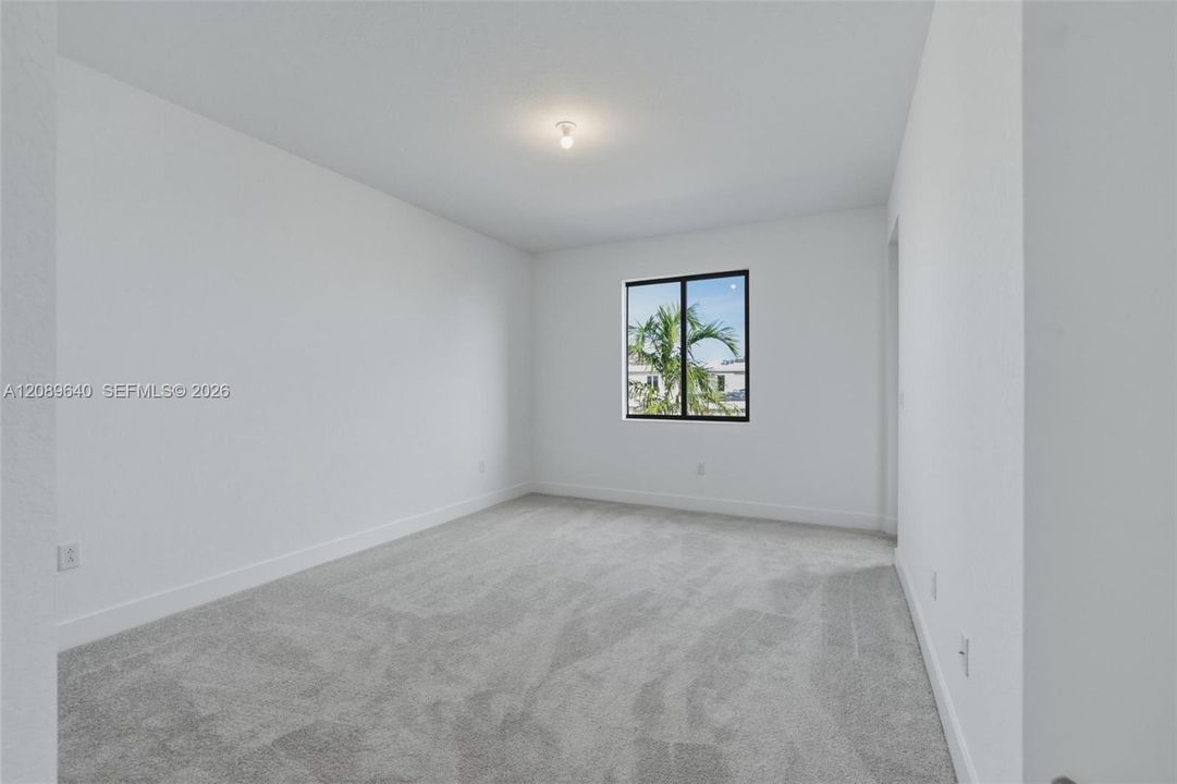 For Rent: $10,000 (5 beds, 5 baths, 5377 Square Feet)