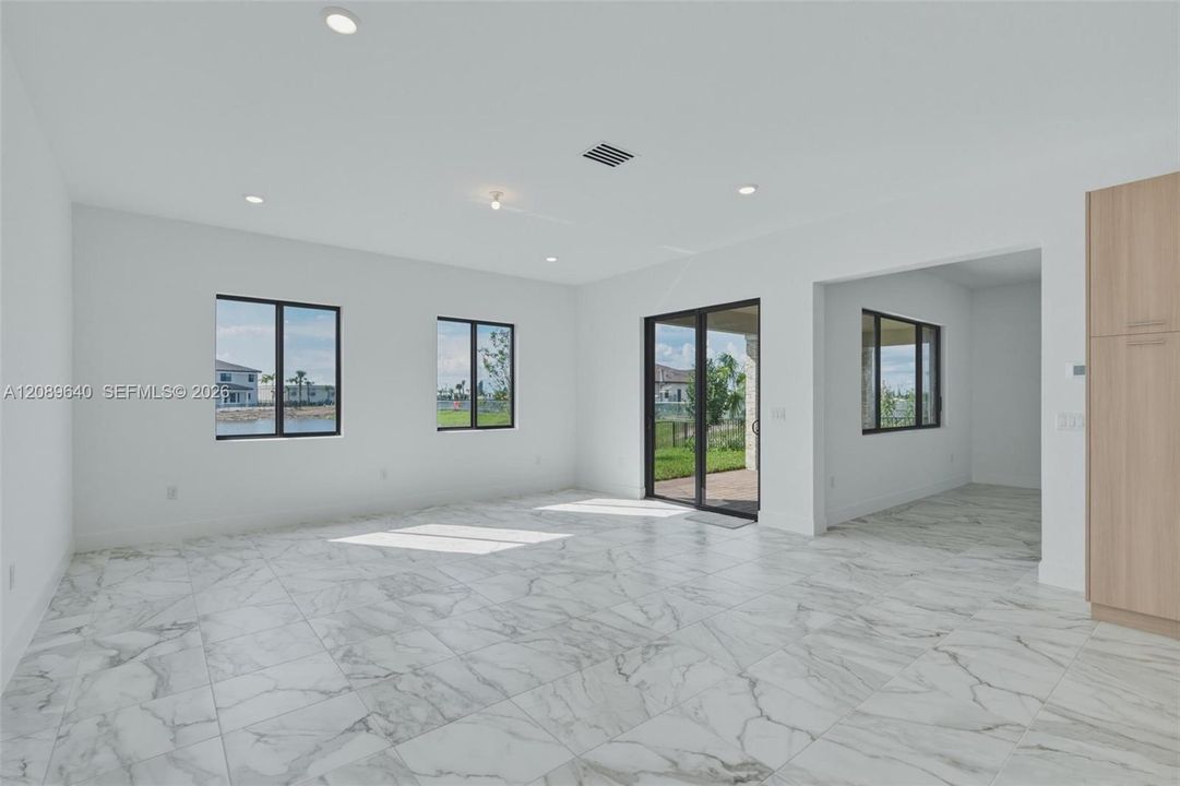 For Rent: $10,000 (5 beds, 5 baths, 5377 Square Feet)