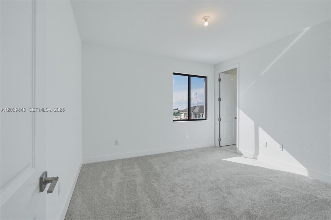 For Rent: $10,000 (5 beds, 5 baths, 5377 Square Feet)