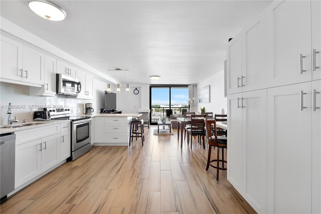 En Venta: $495,000 (1 camas, 1 baños, 917 Pies cuadrados)