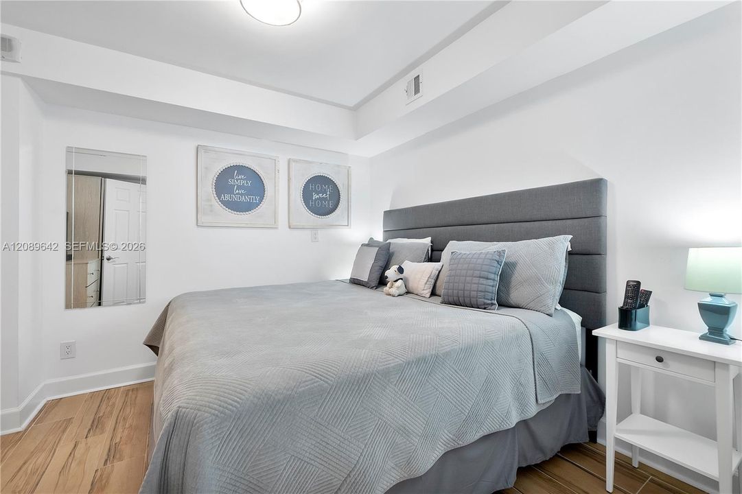 En Venta: $495,000 (1 camas, 1 baños, 917 Pies cuadrados)