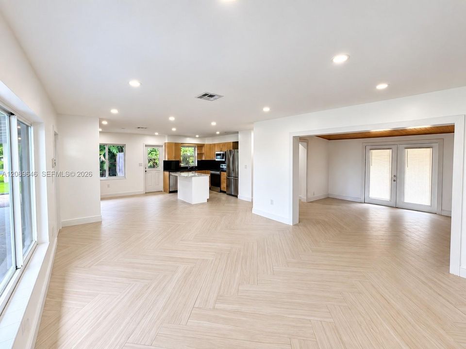 En Renta: $4,295 (4 camas, 2 baños, 1628 Pies cuadrados)