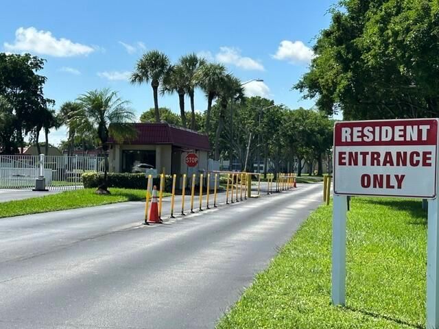 24/7 guard gated