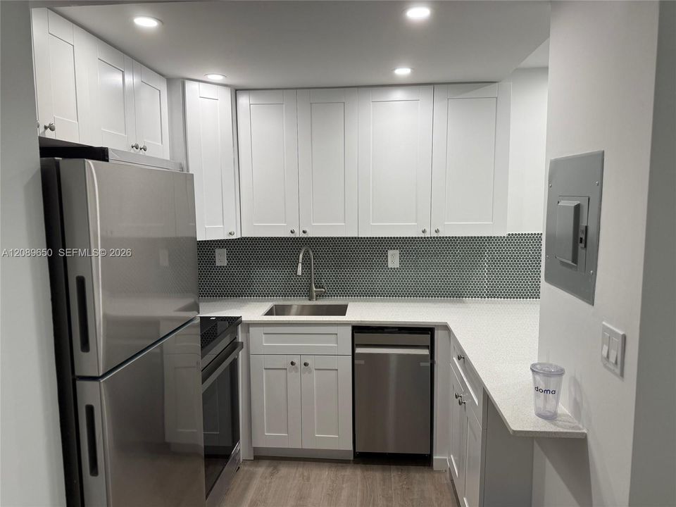 В аренду: $2,200 (1 спален, 1 ванн, 585 Квадратных фут)