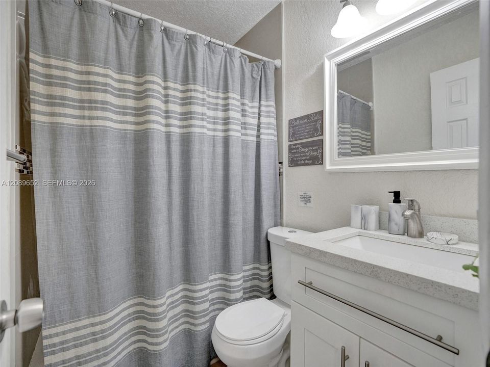 For Rent: $1,250 (1 beds, 1 baths, 1363 Square Feet)