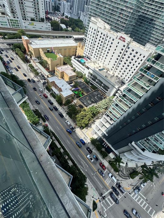 待售: $699,900 (2 贝兹, 2 浴室, 868 平方英尺)