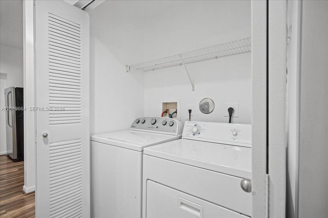 For Rent: $2,000 (1 beds, 1 baths, 736 Square Feet)
