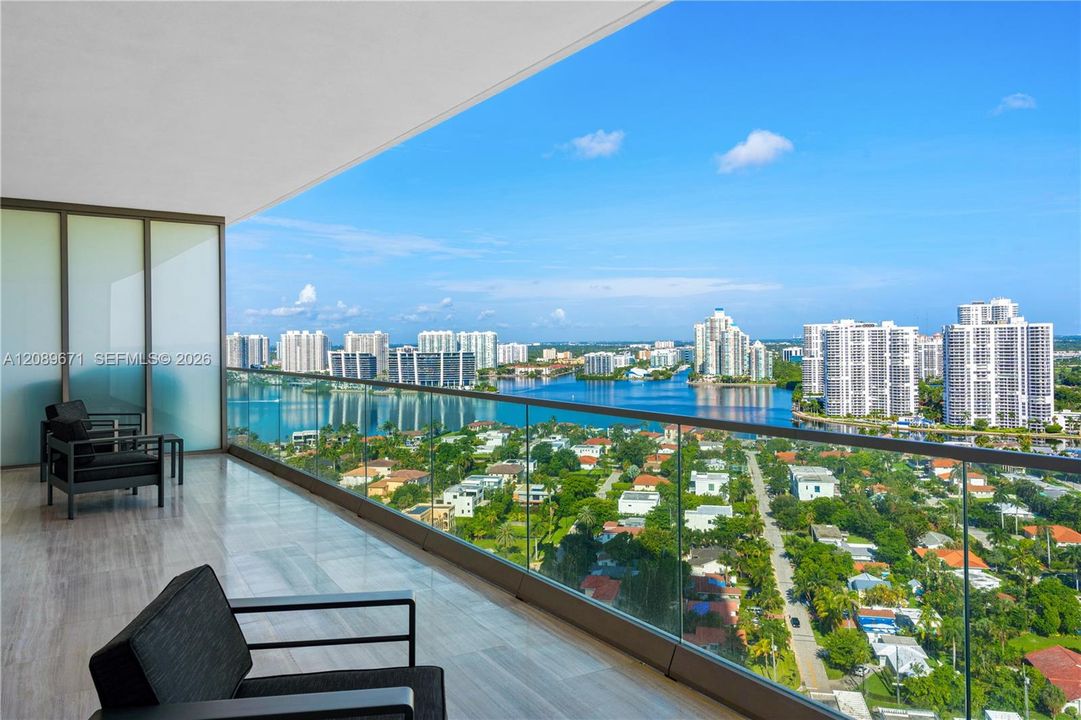 En Venta: $4,200,000 (3 camas, 3 baños, 2271 Pies cuadrados)