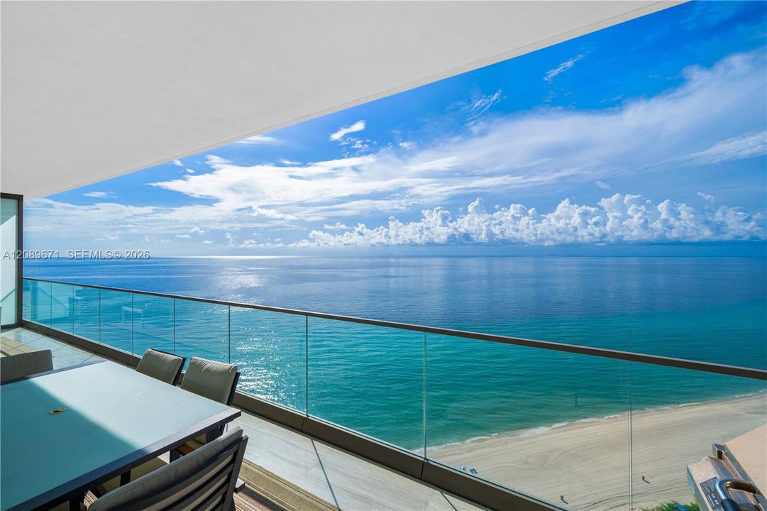 En Venta: $4,200,000 (3 camas, 3 baños, 2271 Pies cuadrados)