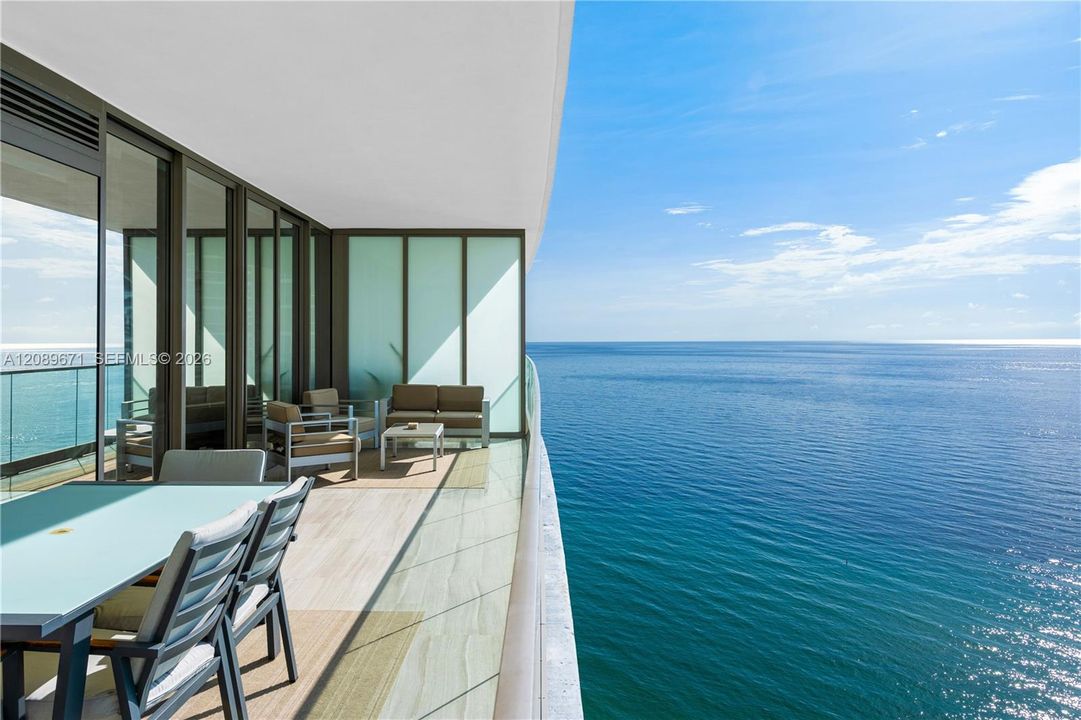 En Venta: $4,200,000 (3 camas, 3 baños, 2271 Pies cuadrados)