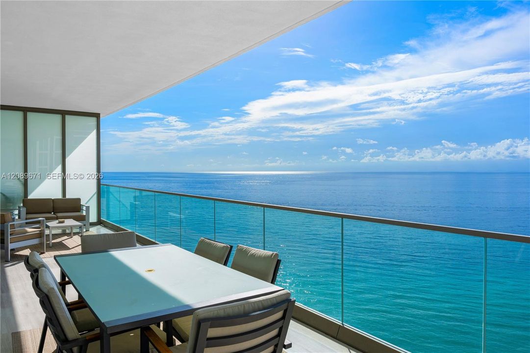 En Venta: $4,200,000 (3 camas, 3 baños, 2271 Pies cuadrados)