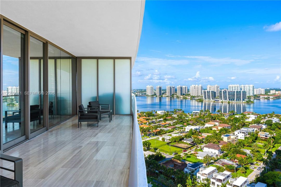 En Venta: $4,200,000 (3 camas, 3 baños, 2271 Pies cuadrados)
