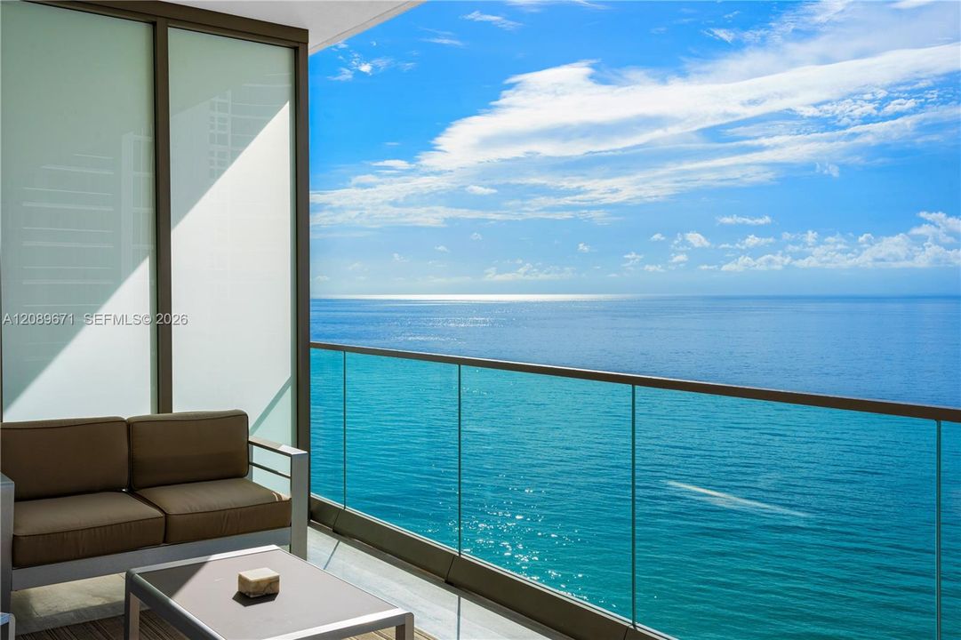 En Venta: $4,200,000 (3 camas, 3 baños, 2271 Pies cuadrados)