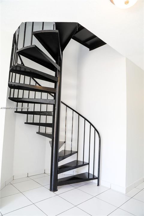 En Venta: $320,000 (2 camas, 2 baños, 1165 Pies cuadrados)