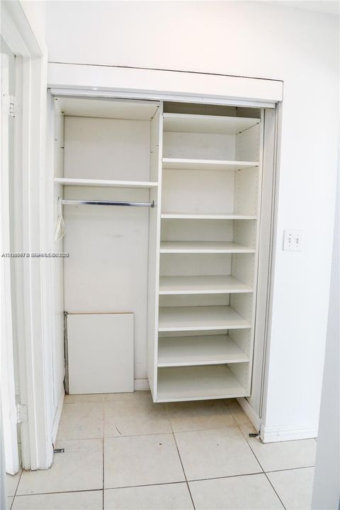 En Venta: $320,000 (2 camas, 2 baños, 1165 Pies cuadrados)