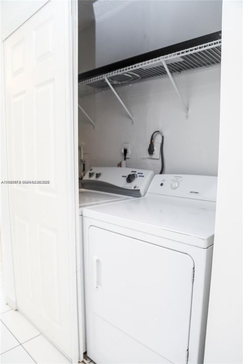 En Venta: $320,000 (2 camas, 2 baños, 1165 Pies cuadrados)