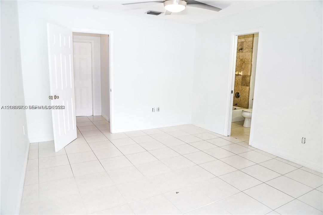 En Venta: $320,000 (2 camas, 2 baños, 1165 Pies cuadrados)