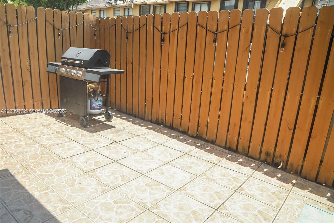 En Venta: $320,000 (2 camas, 2 baños, 1165 Pies cuadrados)