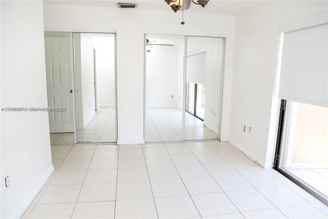 En Venta: $320,000 (2 camas, 2 baños, 1165 Pies cuadrados)