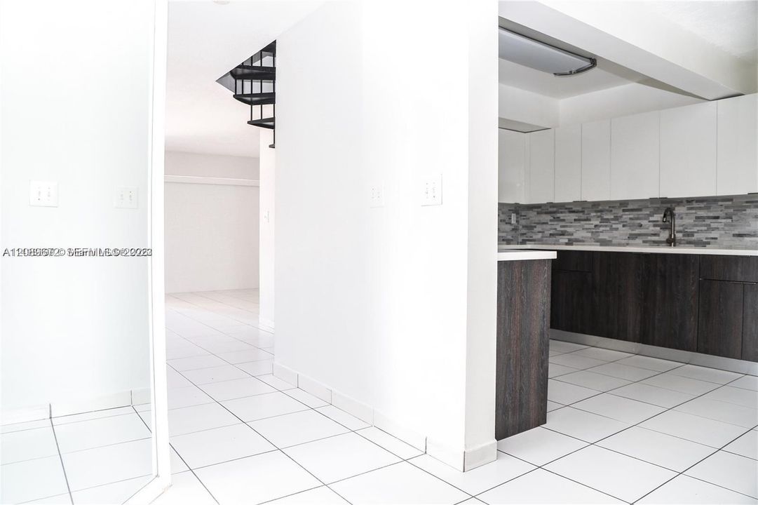 En Venta: $320,000 (2 camas, 2 baños, 1165 Pies cuadrados)