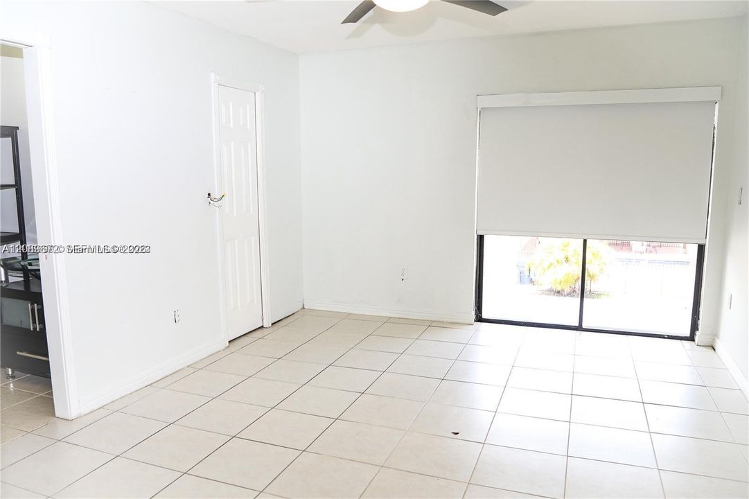 En Venta: $320,000 (2 camas, 2 baños, 1165 Pies cuadrados)