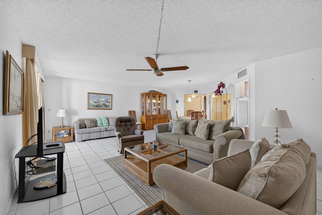 LIVING ROOM..