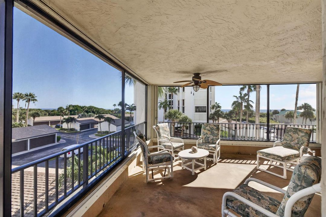 LARGE BALCONY WITH OCEAN VIEWS!