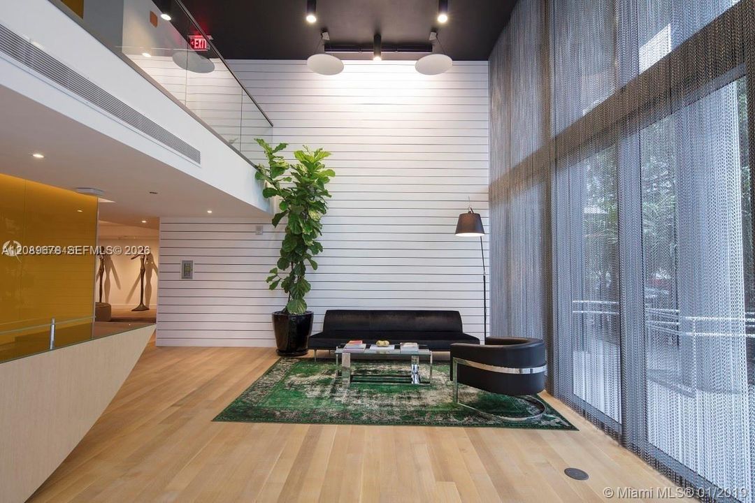 For Rent: $3,900 (1 beds, 1 baths, 746 Square Feet)