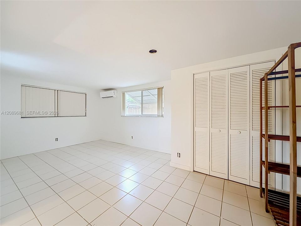For Sale: $549,000 (3 beds, 2 baths, 1156 Square Feet)