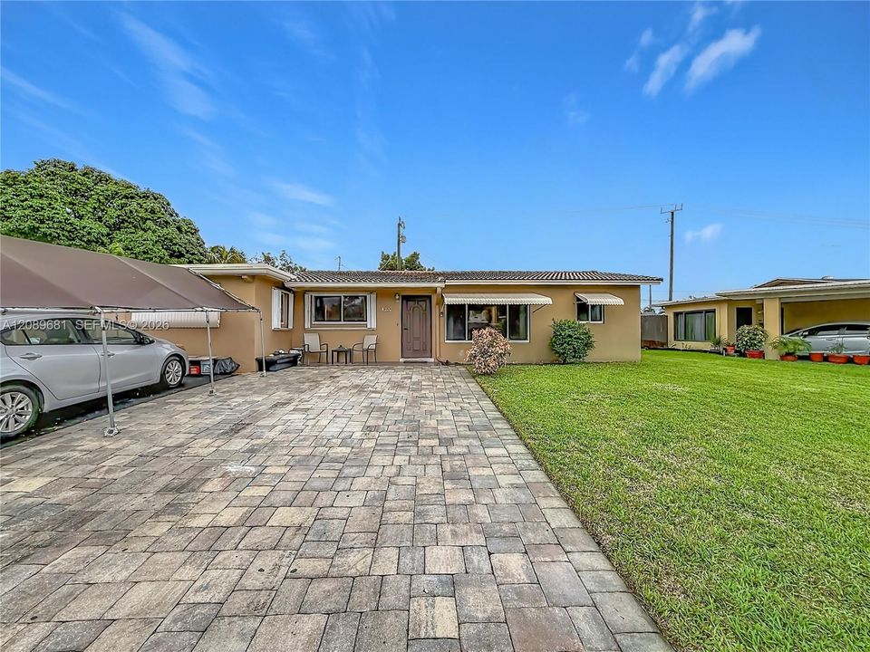 For Sale: $549,000 (3 beds, 2 baths, 1156 Square Feet)