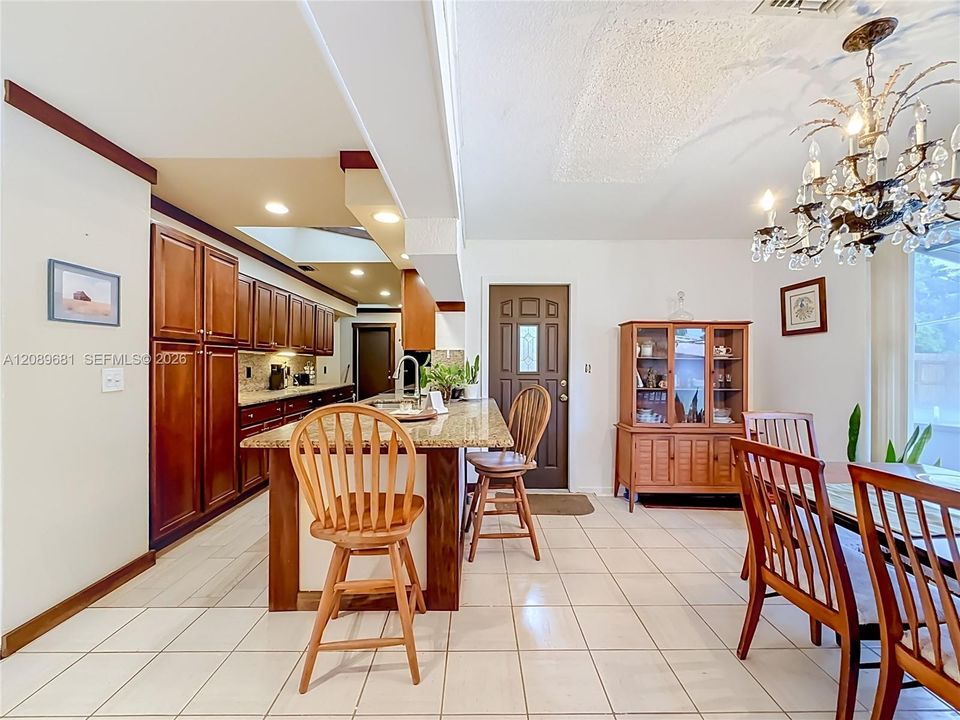 For Sale: $549,000 (3 beds, 2 baths, 1156 Square Feet)