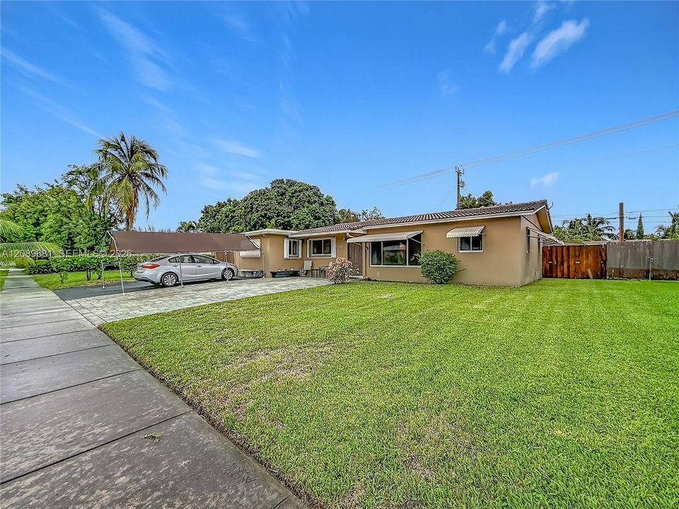 For Sale: $549,000 (3 beds, 2 baths, 1156 Square Feet)