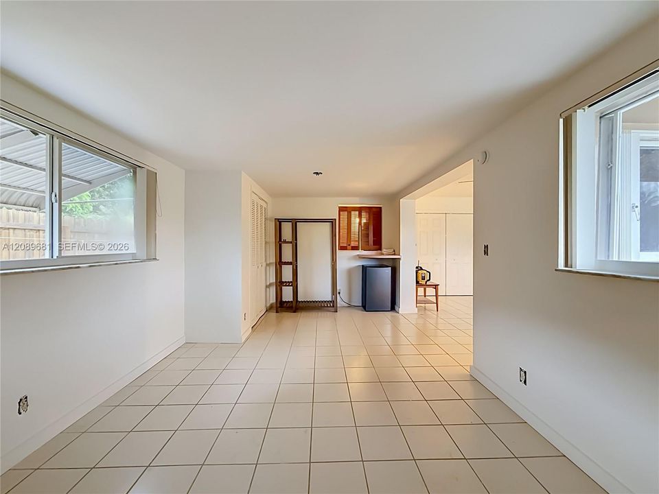 For Sale: $549,000 (3 beds, 2 baths, 1156 Square Feet)