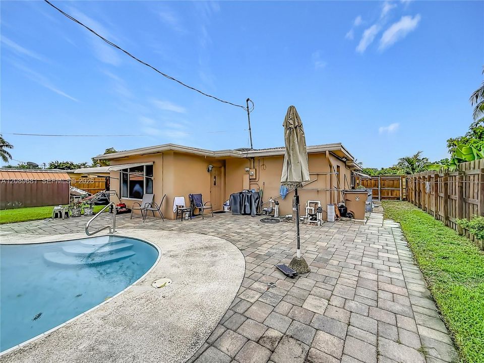 For Sale: $549,000 (3 beds, 2 baths, 1156 Square Feet)