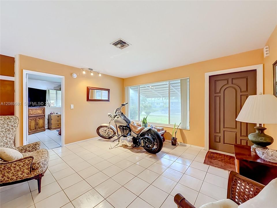 For Sale: $549,000 (3 beds, 2 baths, 1156 Square Feet)
