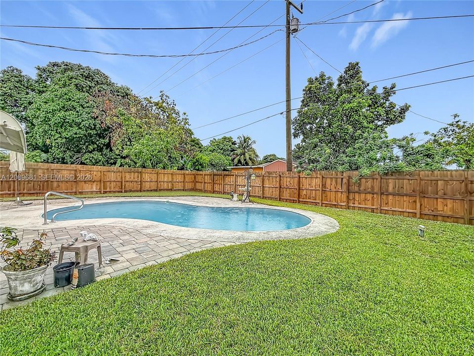 For Sale: $549,000 (3 beds, 2 baths, 1156 Square Feet)
