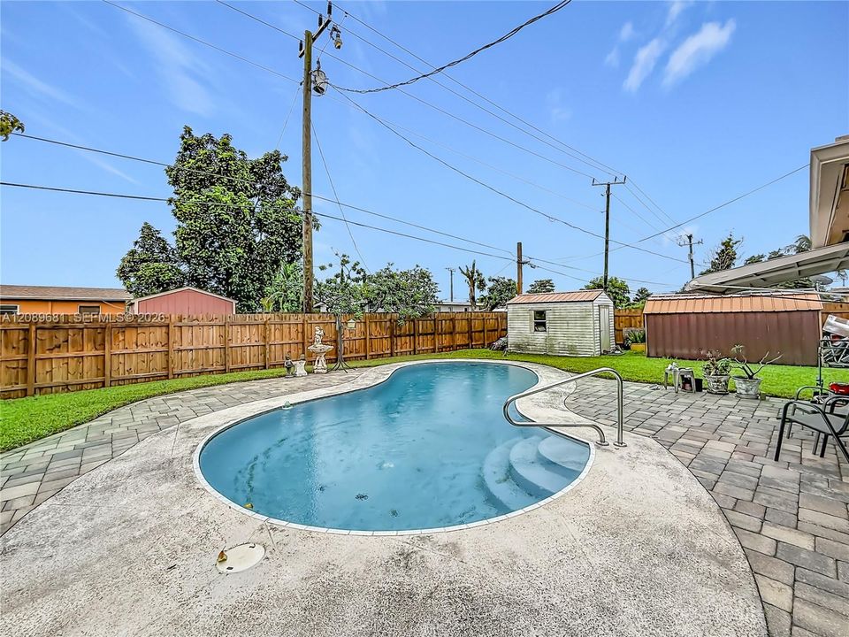 For Sale: $549,000 (3 beds, 2 baths, 1156 Square Feet)