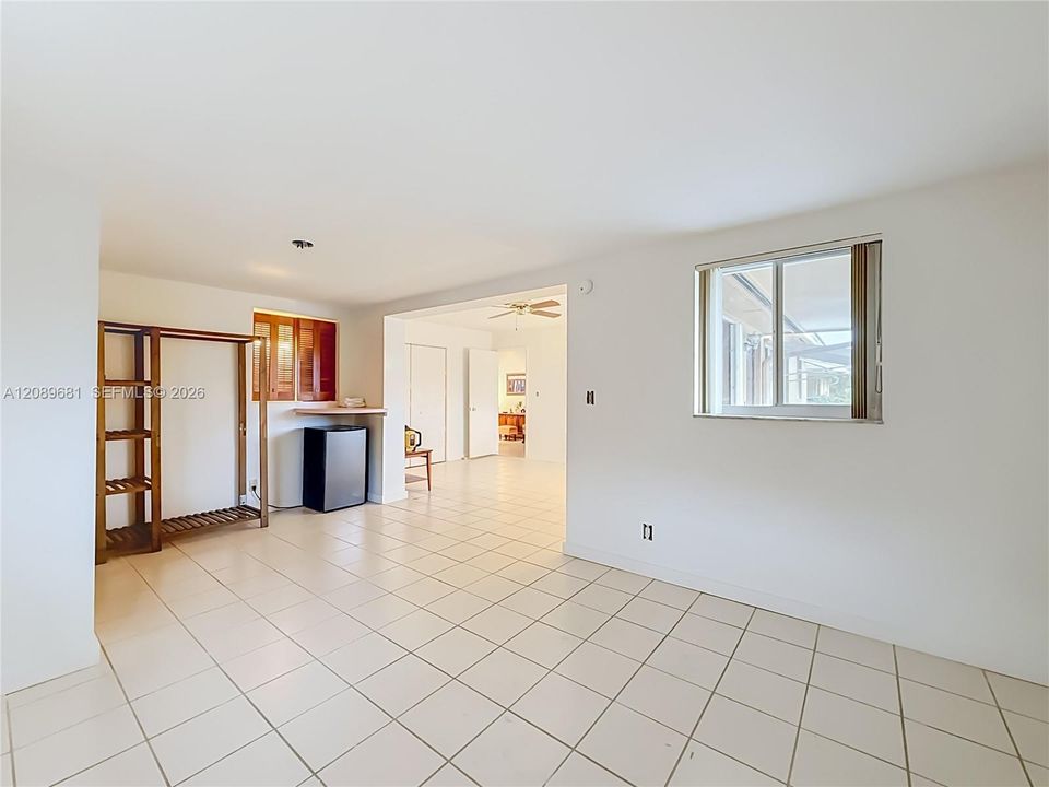 For Sale: $549,000 (3 beds, 2 baths, 1156 Square Feet)