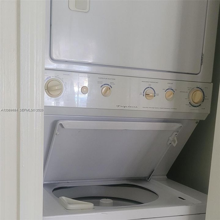 En Venta: $199,900 (3 camas, 2 baños, 1099 Pies cuadrados)