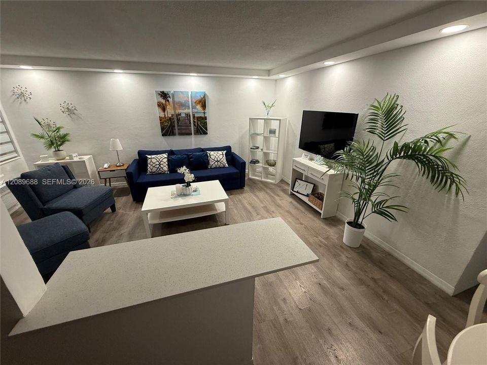 En Venta: $250,000 (1 camas, 1 baños, 641 Pies cuadrados)