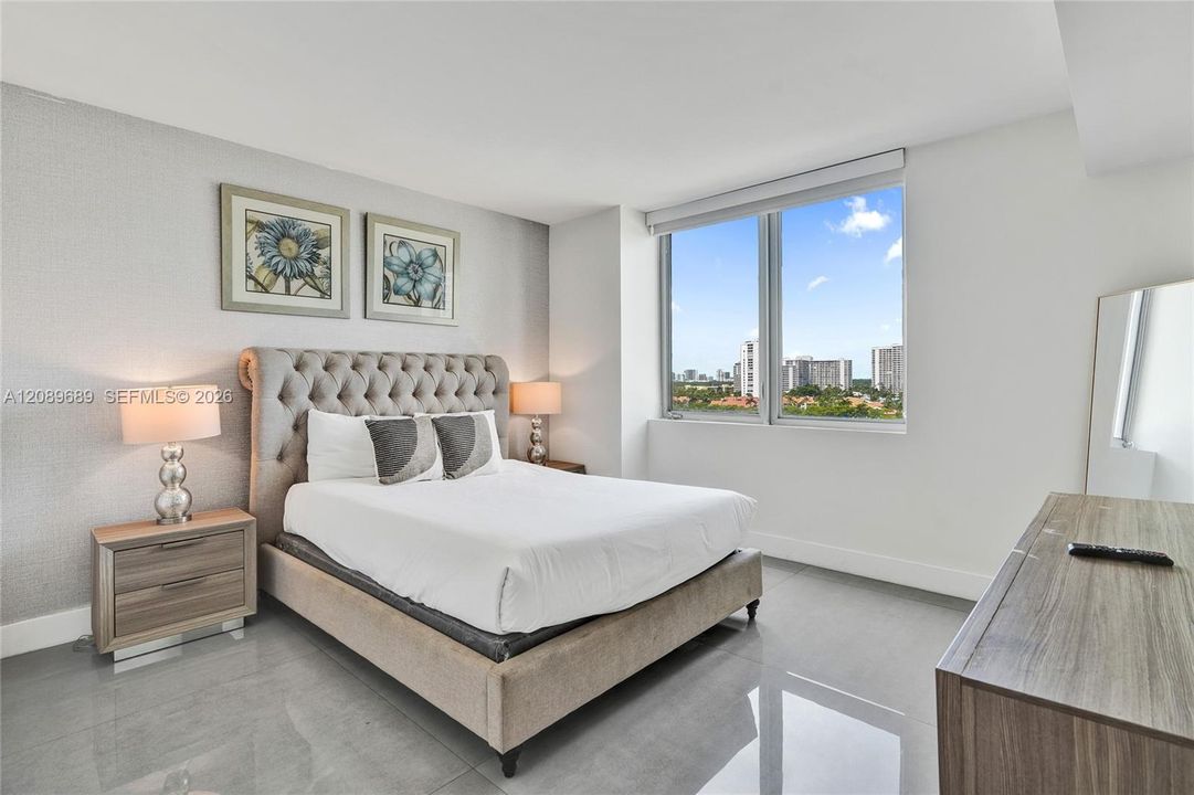 En Venta: $740,000 (3 camas, 3 baños, 1577 Pies cuadrados)