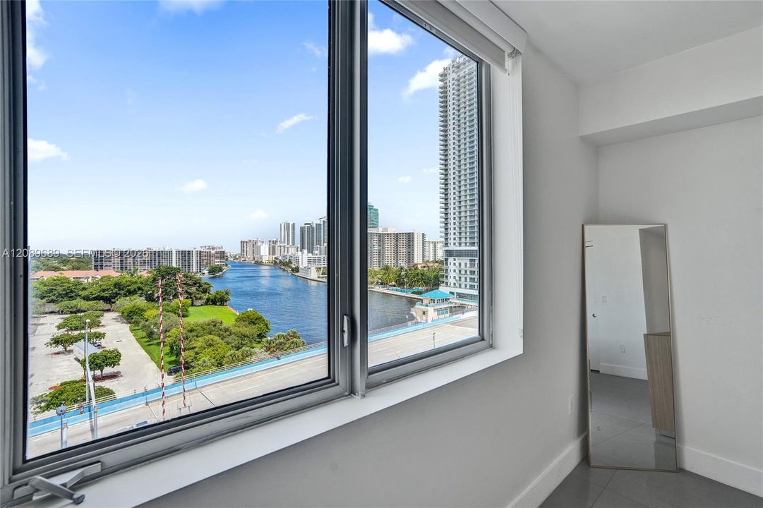 En Venta: $740,000 (3 camas, 3 baños, 1577 Pies cuadrados)