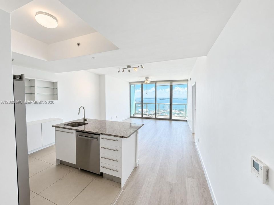 For Rent: $3,500 (1 beds, 1 baths, 948 Square Feet)