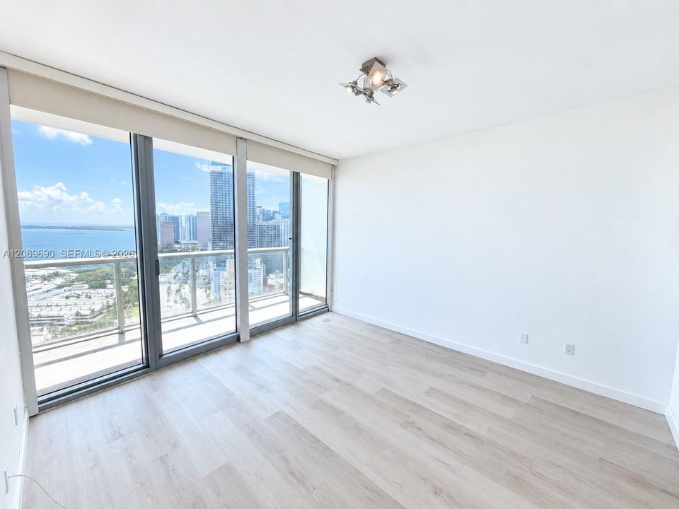 For Rent: $3,500 (1 beds, 1 baths, 948 Square Feet)