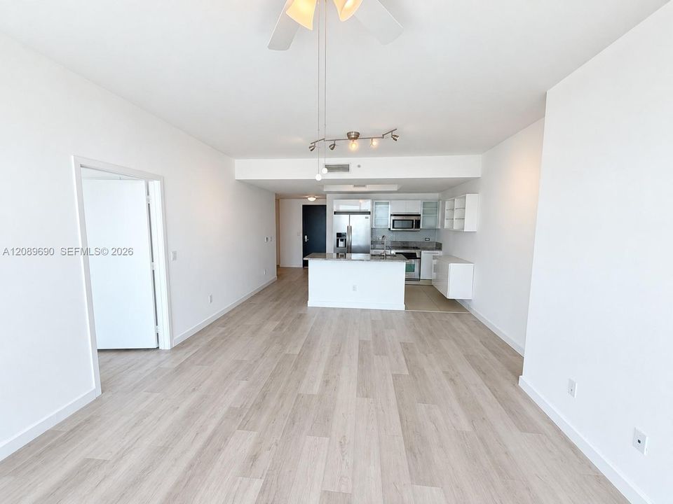 For Rent: $3,500 (1 beds, 1 baths, 948 Square Feet)